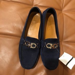 Salvatore Ferragamo suede/leather like new navy